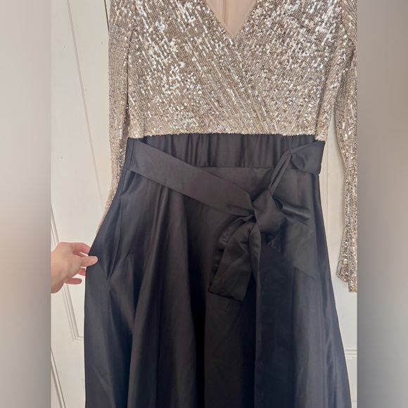 XSCAPE DIXIE V-NECK LONG SLEEVE SEQUIN TOP WAISTBAND WITH BOW GOWN - Picture 5 of 7